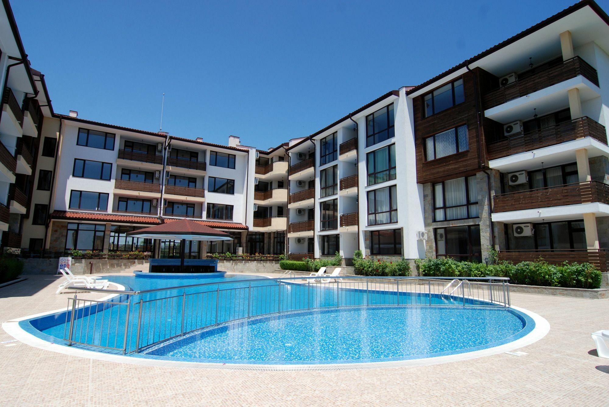 Baratero Mar Nero Apartments Равда Экстерьер фото